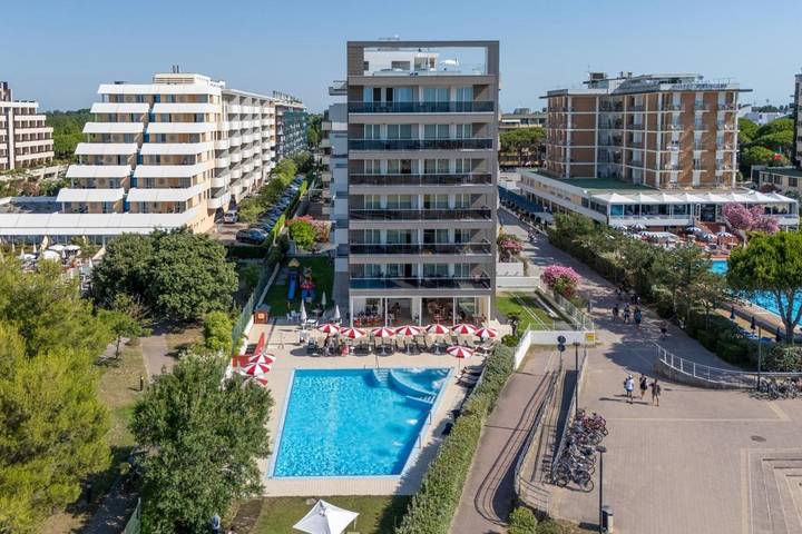 Ferienhaus für 5 Personen, mit Ausblick und Pool sowie Sauna und Garten in Bibione - 2