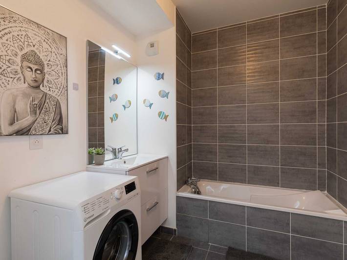 Apartamento entero, Apartamento encantador de 2 habitaciones y 4 baños cerca de Lyon in Caluire-et-Cuire, Lyon region