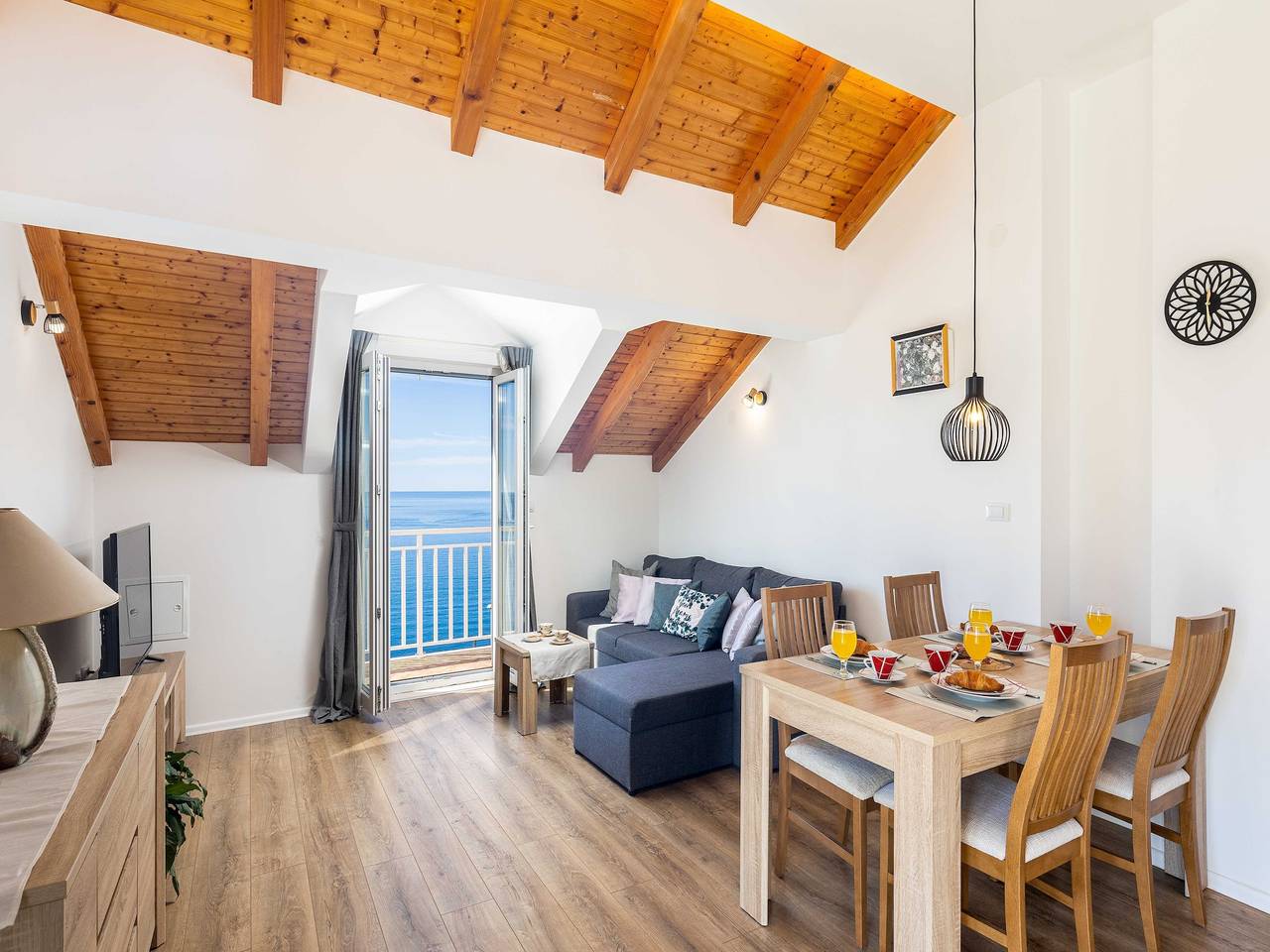 Cijeli apartman, Apartment M&K - Two Bedroom Apartment with Balcony and Sea View in Mlini, Dubrovačko-neretvanska županija