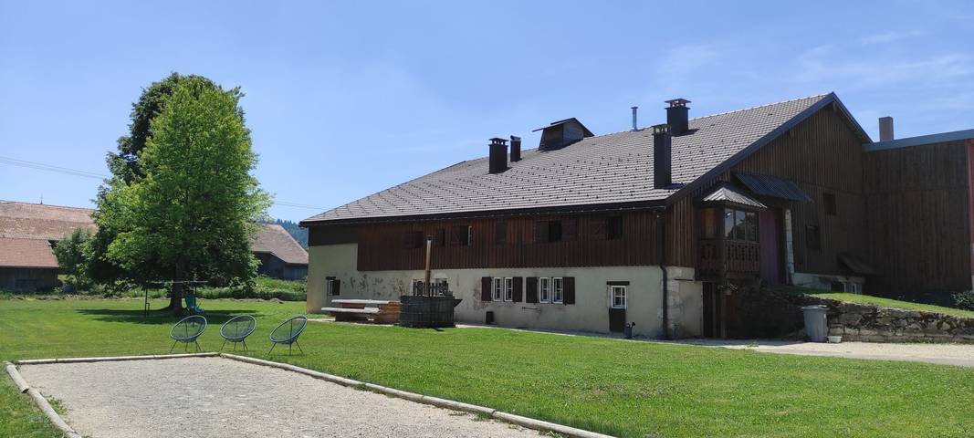 Chambre d’hôte pour 3 personnes, avec jardin à Les Fourgs
