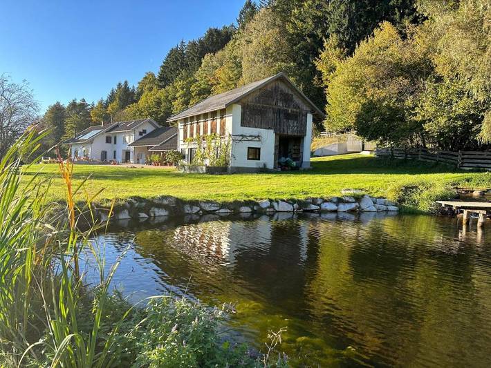 Ferienhaus für 12 Personen, mit Balkon und Terrasse sowie Garten und Ausblick in Wernberg