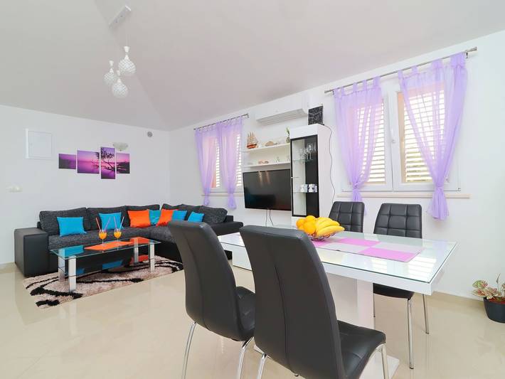 Holiday Home Adriatic View-Five Bedroom Holiday Home with Pool and Sea View in Blato, Korcula