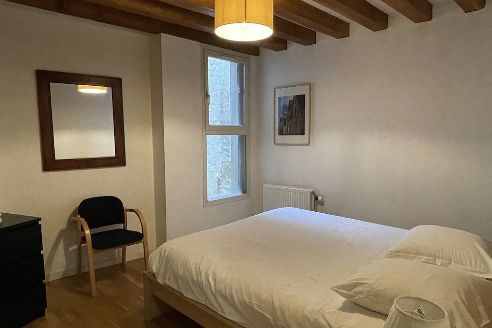 Entire apartment, Le Saint-Nicolas-Apartment-Signature-Ensuite-City view in Auxerre, Auxerre region