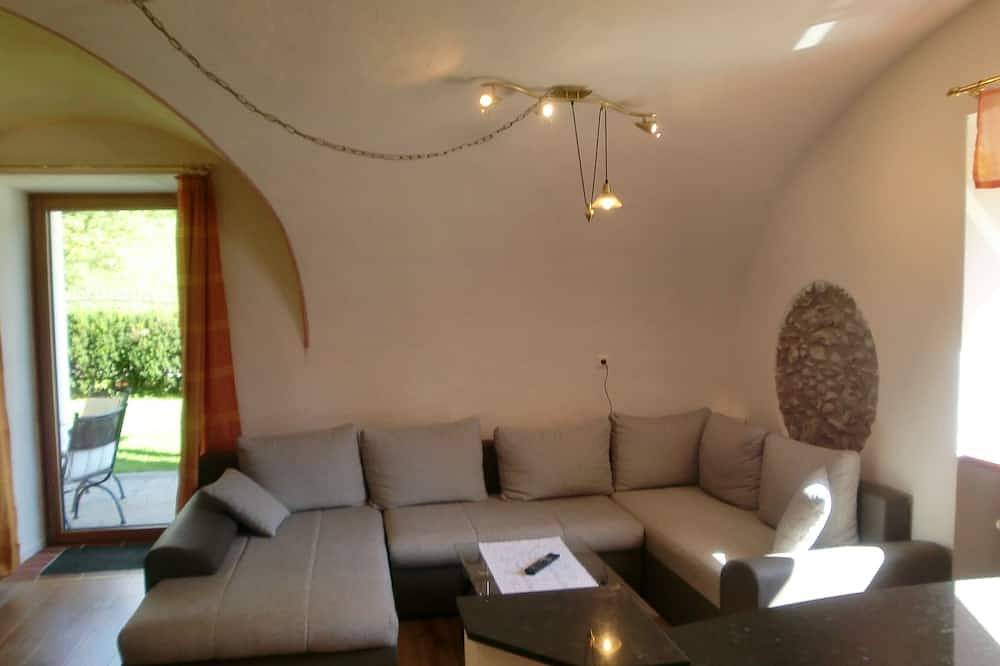 Ganze Wohnung, Garten-Appartement mit Bergblick in Kreuzeckgruppe, Dellach im Drautal