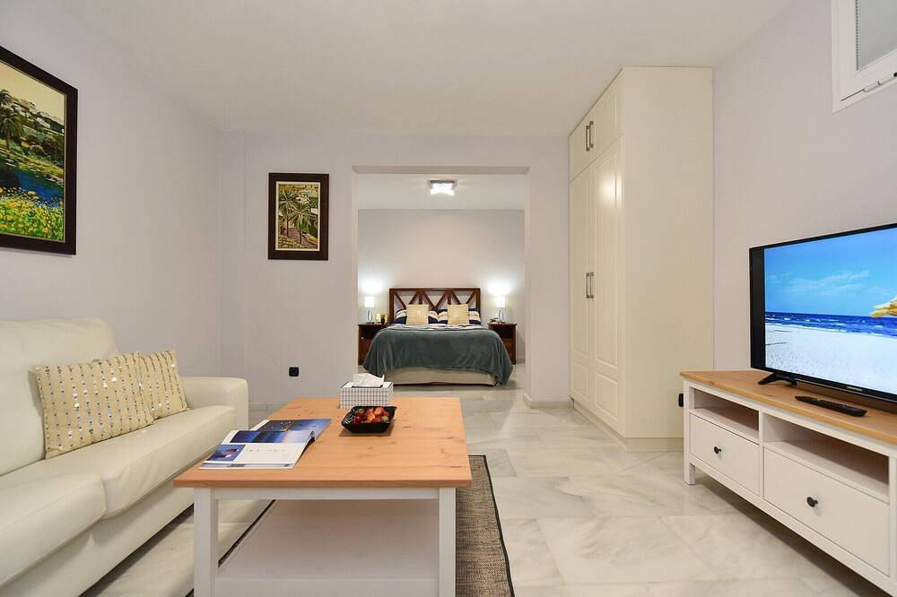 Villa Meloneras Deluxe| Luxury Retreat in Gran Canaria | Private Heated Pool | Garden Terrace & Bbq | Fitness Room | Walking Distance of Meloneras Beach | Meloneras in Maspalomas, San Bartolomé de Tirajana