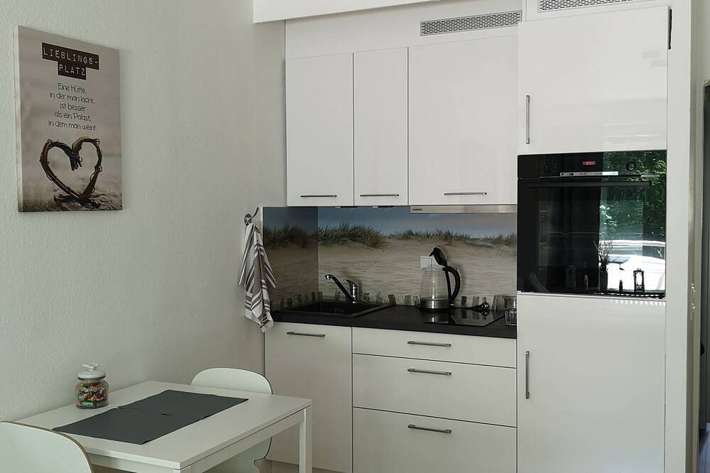Ganze Wohnung, Unsere Ferienwohnung  liegt in mitten Kiel-Schilksee, 200 m zum Strand. in Kieler Förde, Kiel