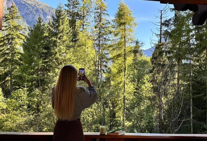 Vakantiewoning voor 6 personen, with Balkon and Terras as well as Tuin and Zwembad in Kandersteg
