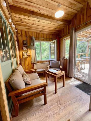 Gîte pour 2 personnes, avec vue ainsi que jardin et terrasse à Labouheyre