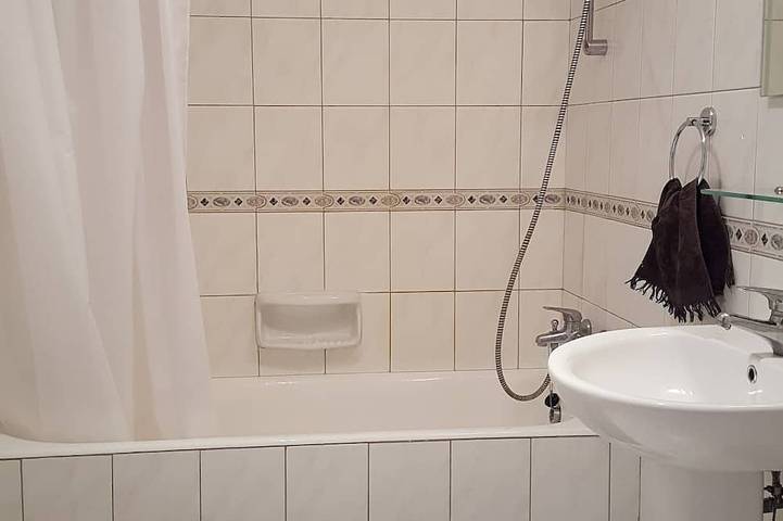 Gîte pour 2 personnes, avec jardin ainsi que terrasse et piscine à Paphos (ville) - 3