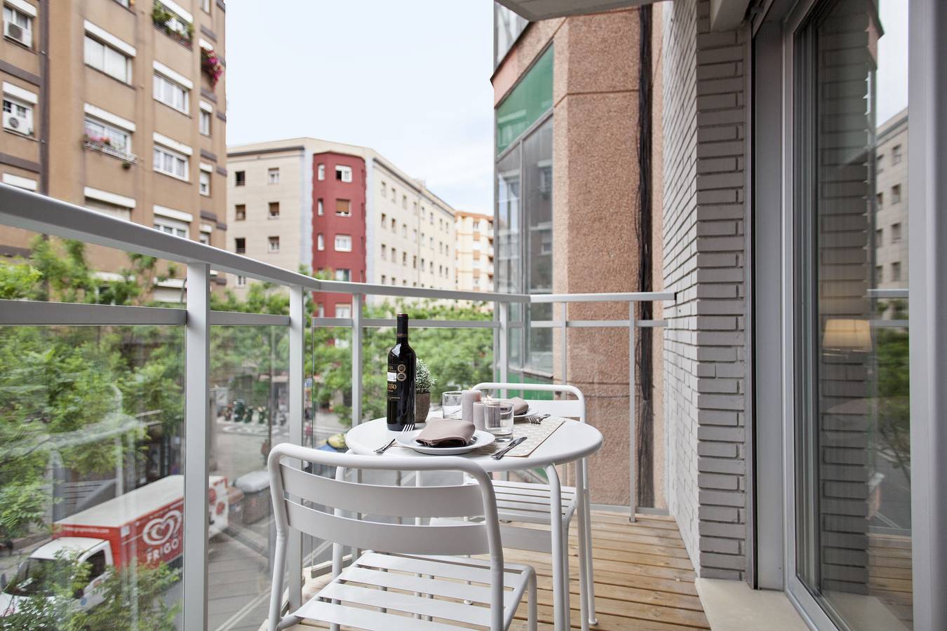 Apartamento entero, Apartamento de vacaciones para 5 personas con balcón in Distrito De Sants-Montjuïc, Barcelona