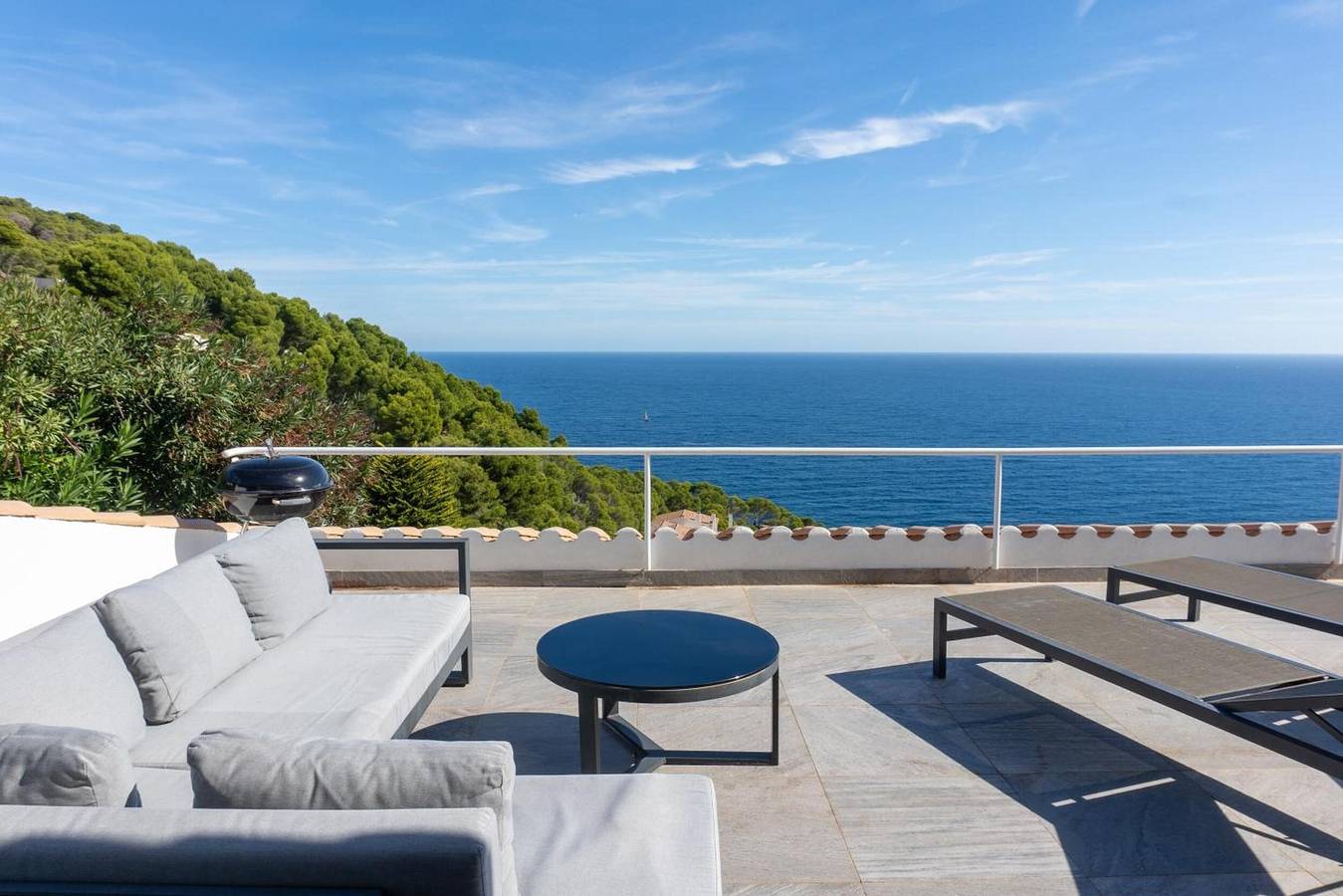Apartamento entero, Apartamento 'La Terrasse De La Mer 6-Résidence' con vistas al mar, Wi-Fi y aire acondicionado in sa Tuna, Begur
