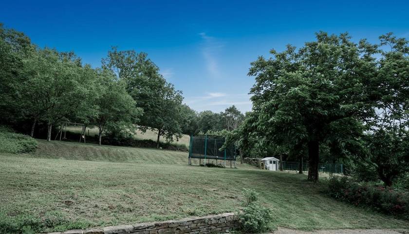 Location de vacances pour 8 personnes, avec jardin ainsi que piscine et vue à Saint-Côme-d'Olt - 4