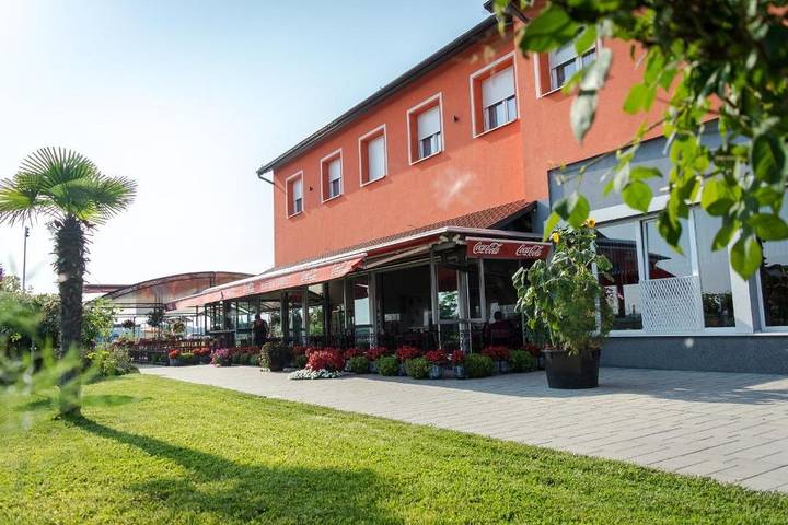 Zimmer mit Klima Staro Petrovo Selo, Slavonija S-20757-a in Brod-Posavina