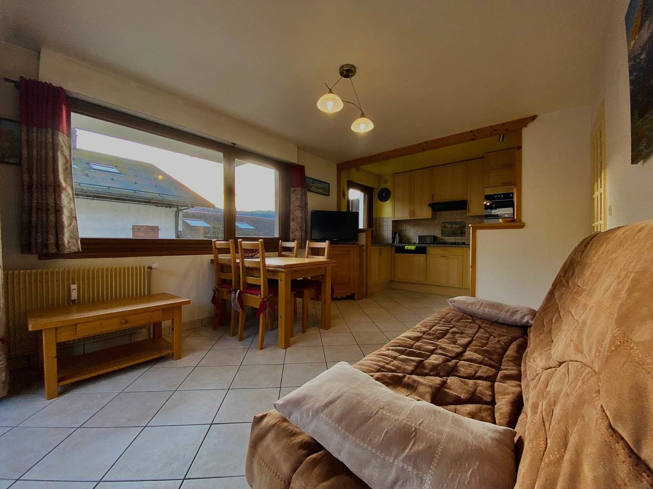 Apartamento entero, Apartamento céntrico con balcón en Samoëns, cerca del ski-bus y comercios in Samoëns, Region Bonneville