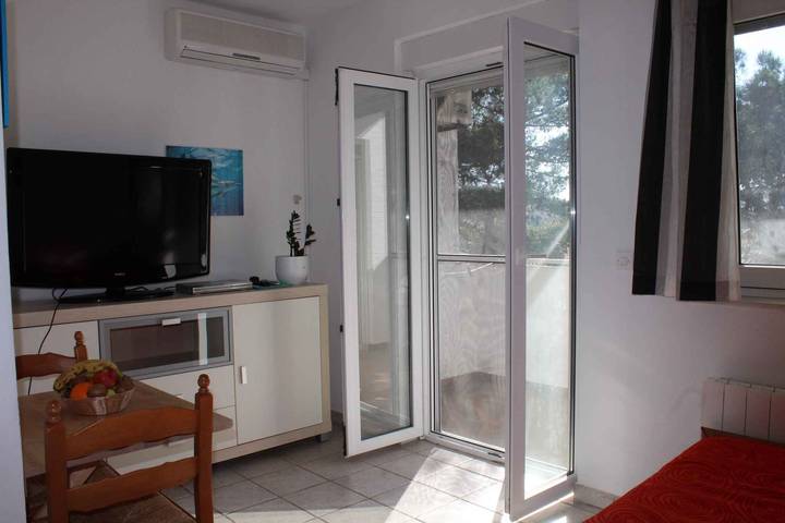 Ganze Ferienwohnung, Ferienwohnung mit Klimaanlage und Balkon  in Sali, Dugi Otok