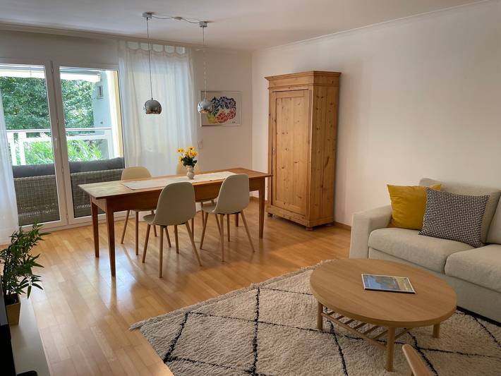 Ganze Wohnung, Ferienwohnung mit Blick in die Parkanlage, nahe der Seepromenade und Strandbad in Locarno, Tessiner Alpen