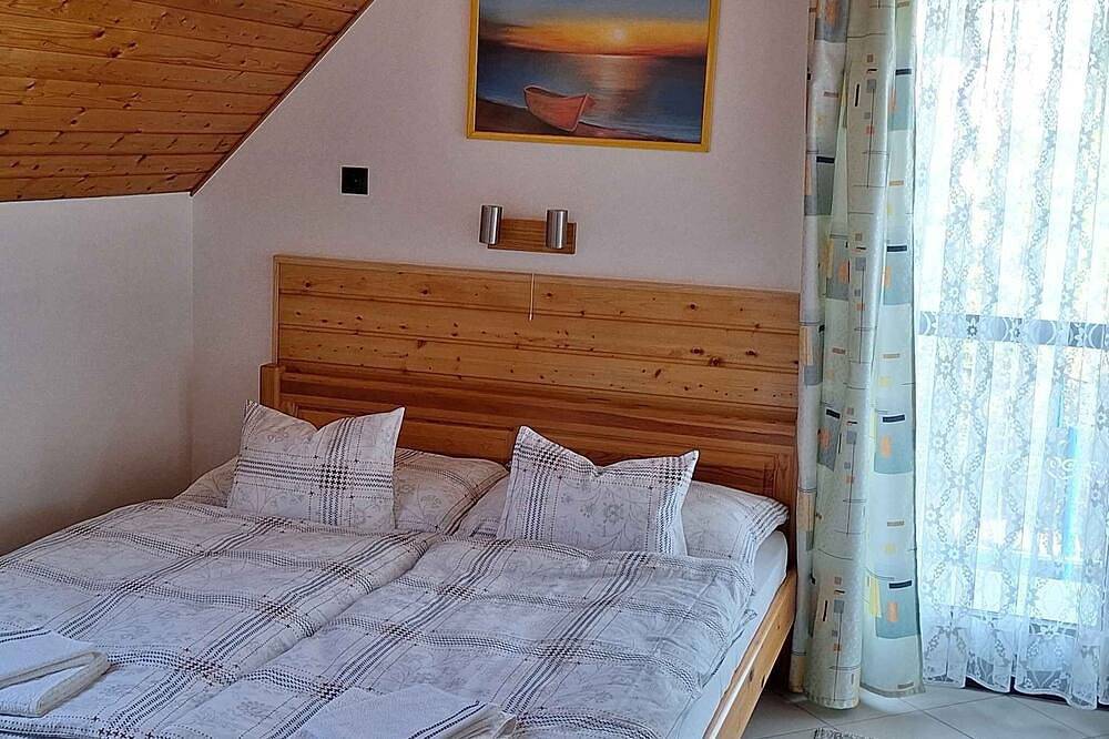 Ganze Wohnung, Ferienwohnung mit Gartenpavillon in Keszthely, Balaton Region