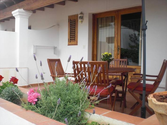 Ferienwohnung für 2 Personen, mit Balkon und Terrasse sowie Garten in Platja es Figueral - 2