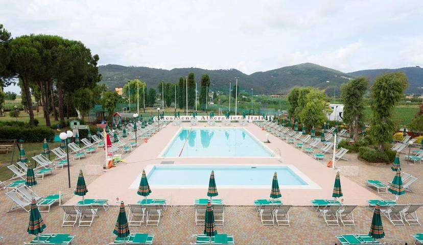 Apartahotel para 2 personas, con piscina además de jardín y piscina para niños en Liguria
