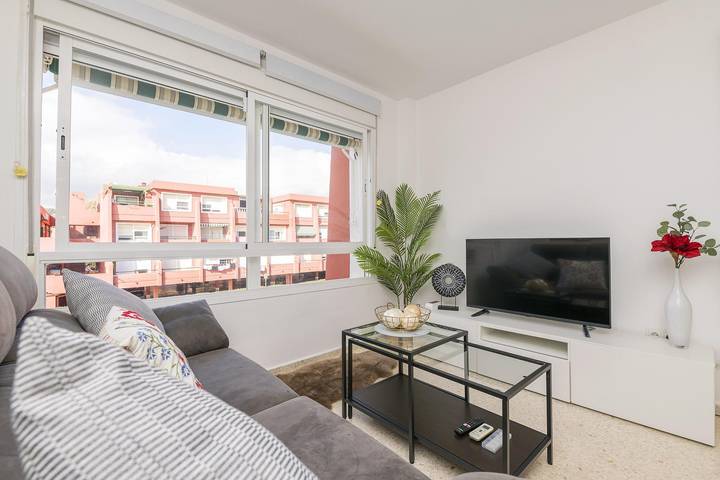Entire holiday apartment, Camarote De Algetares 2 - Cosy apartment with shared pool in Playa de Getares, Algeciras