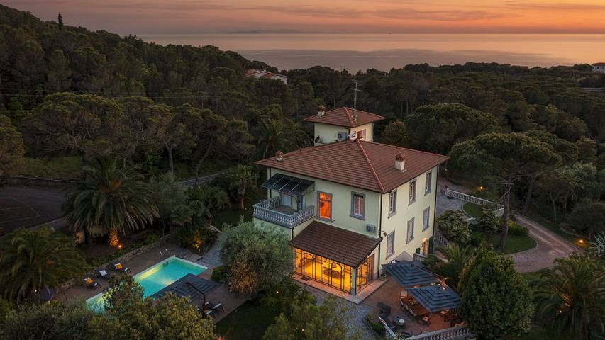 Chalet para 10 personas, con jardín además de piscina y sauna, Se admiten mascotas - 1
