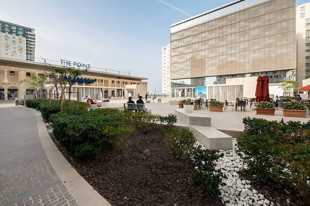 Geheel appartement, Modern appartement met zeezicht op een toplocatie in Sliema, Malta