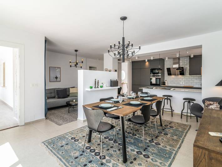 ✰ Modern Villa With Pool & BBQ Next To Playa Padre in Las Chapas, Marbella