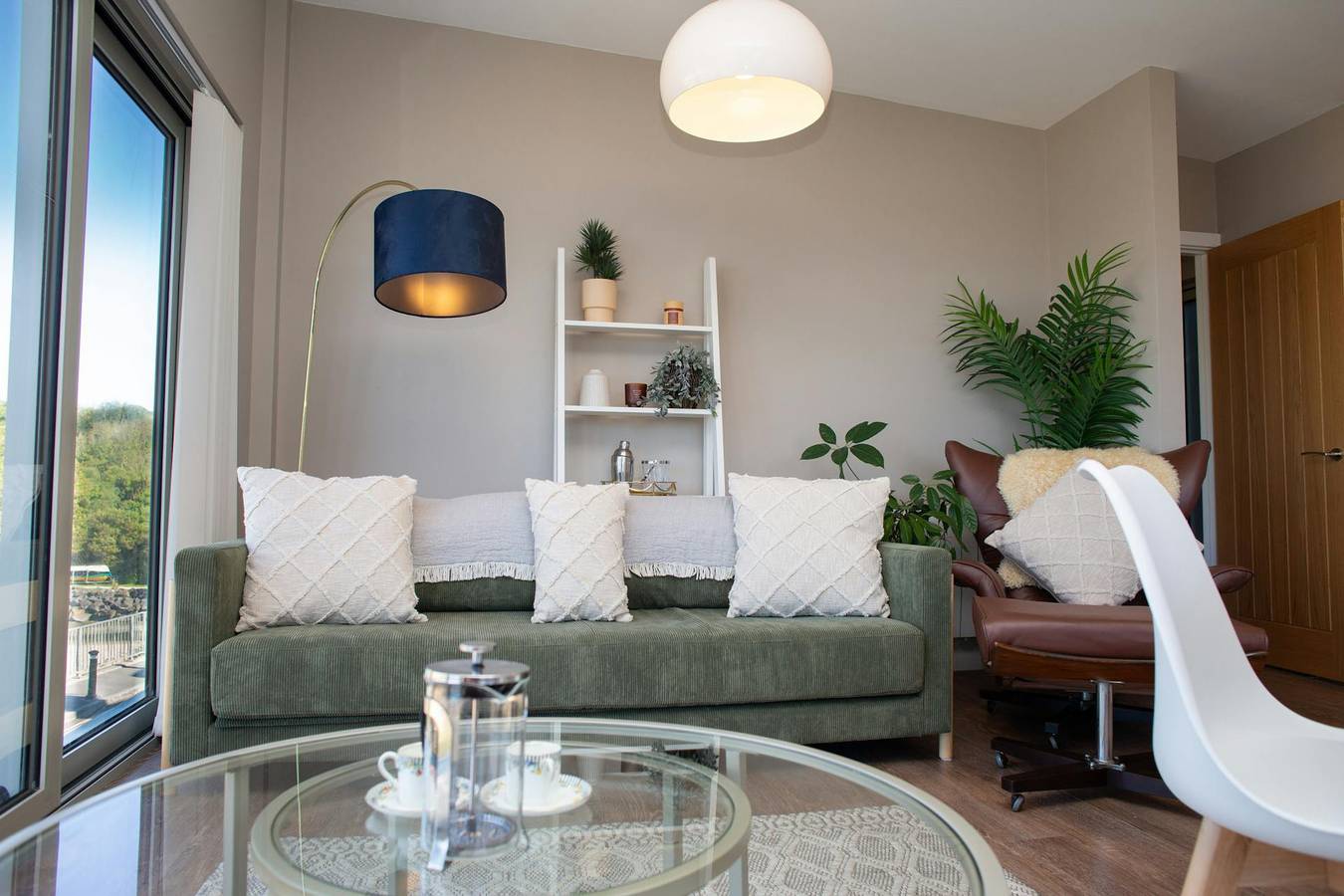Entire apartment, Y Geraint Beach Apartment, Aberporth in Aberporth, Cardigan Bay
