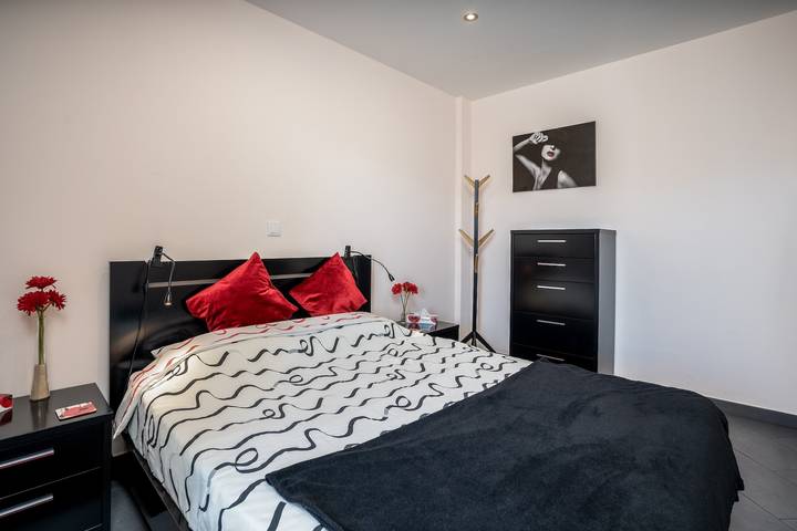 Appartement entier, Appartement 'Carpe Diem' avec balcon, Wi-Fi et climatisation in Praia da Rocha, Portimão