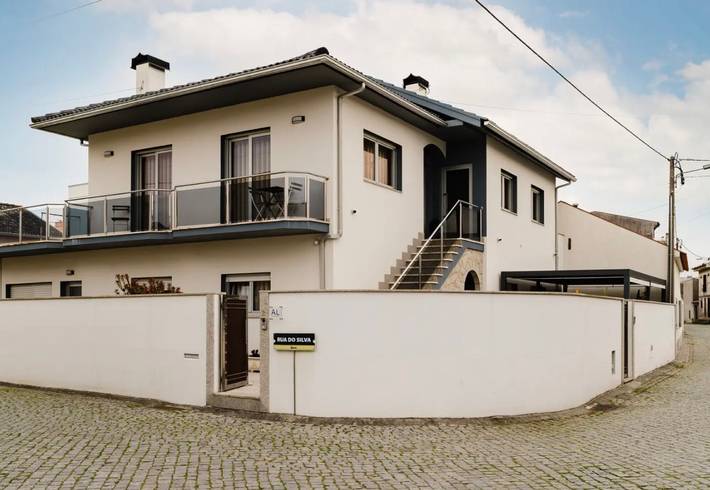 Entire apartment, Room 'Duplo Com Wc Privada' with Shared Garden and Wi-Fi in Apúlia, Parque Natural do Litoral Norte