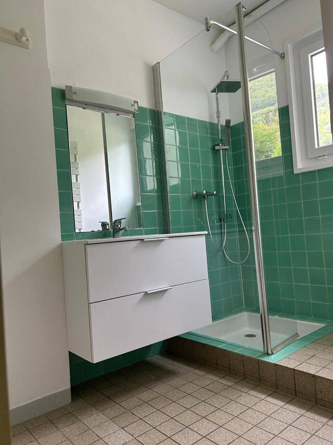 Location de vacances pour 14 personnes, avec vue ainsi que jardin et terrasse à Gèdre - 2