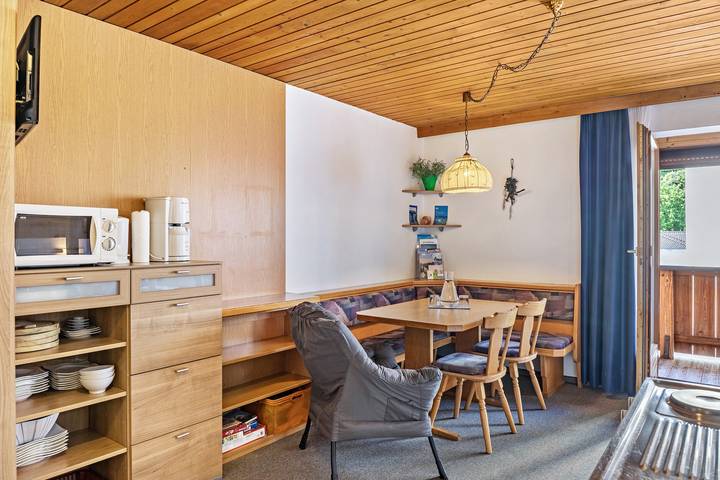 Ganzes Studio, Einzimmerapartment 'Hochzillertal' mit Sauna, Bergblick, Balkon und Wi-Fi in Tuxer Alpen, Ried im Zillertal