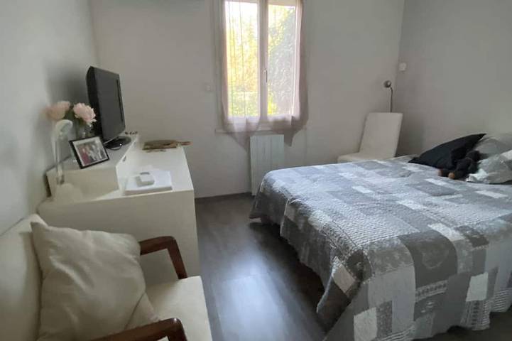 Location de vacances pour 6 personnes, avec piscine et jardin à La Garde - 2