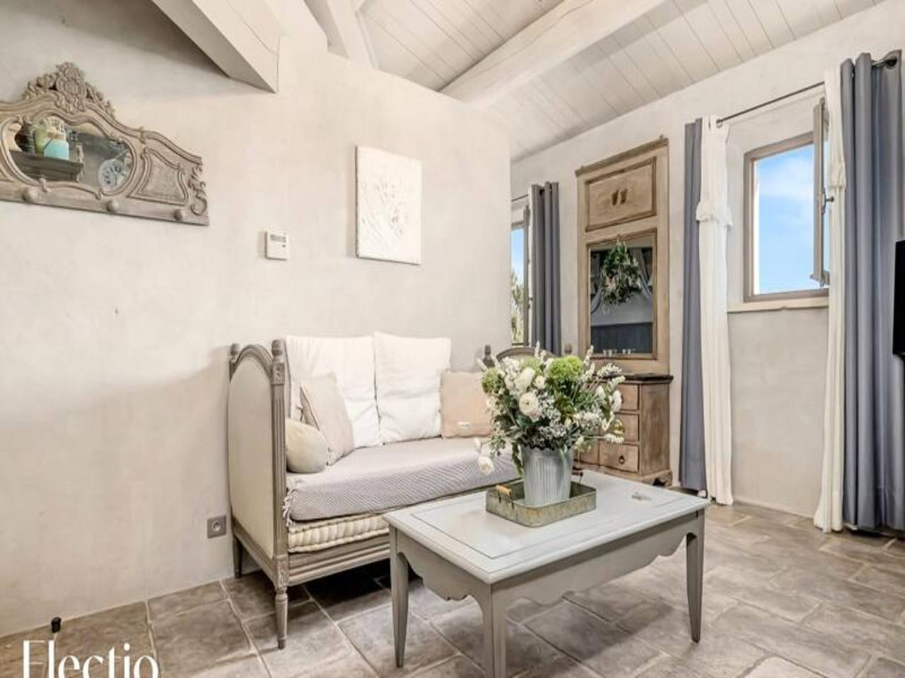 Appartement entier, Appartement à Oppède avec piscine chauffée in Oppède, Parc naturel régional du Luberon