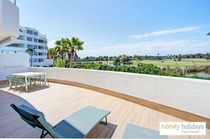 Ferienwohnung für 4 Personen, mit Terrasse und Ausblick in Motril