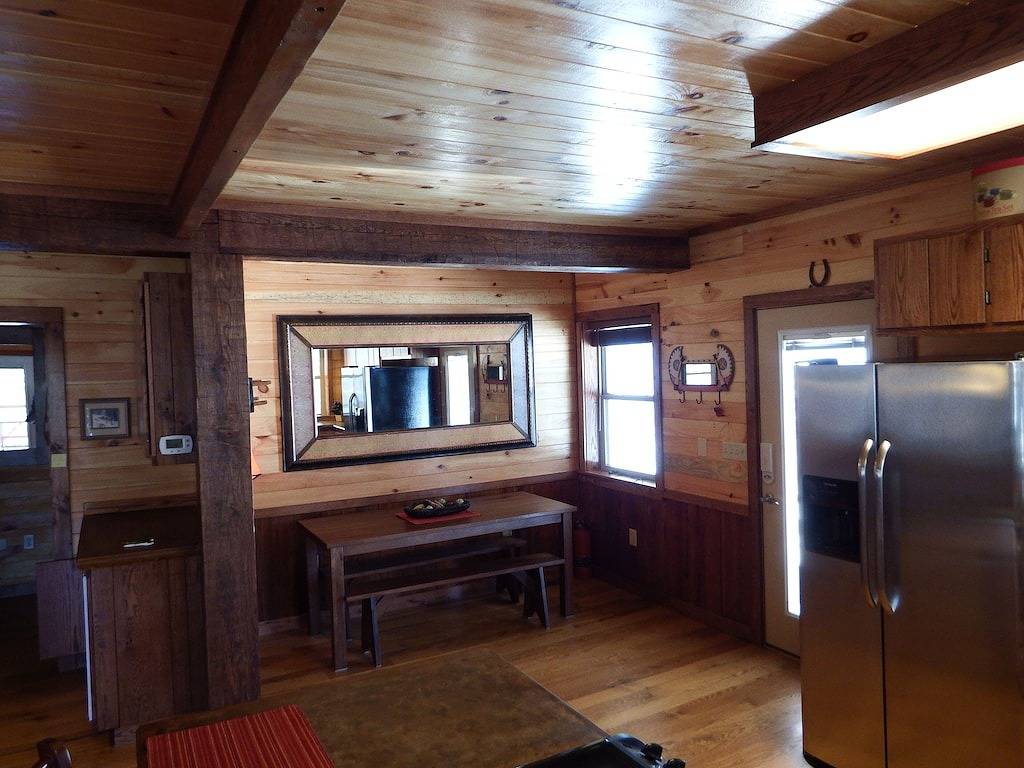 Handwerker-Art-Fluss-Haus, das auf dem französischen breiten Fluss sitzt! in Madison County (NC)