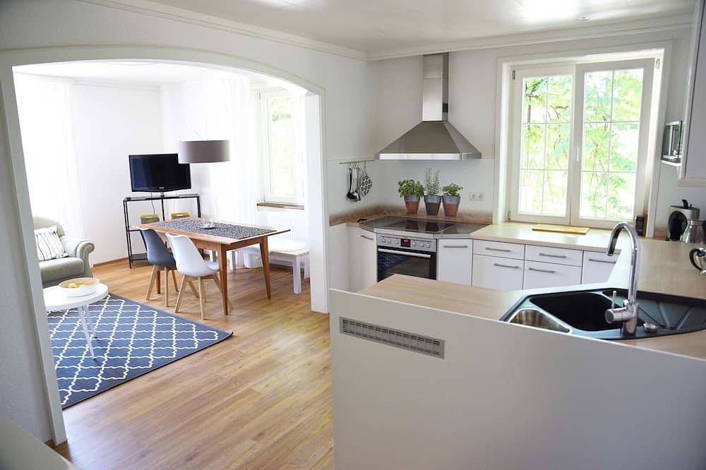 Ganze Wohnung, Moderne und gemütliche Ferienwohnung in Waldkirch, Südschwarzwald
