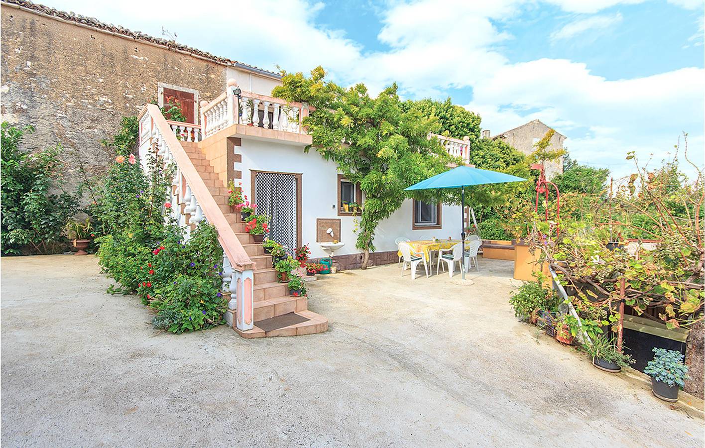 Ganze Ferienwohnung, Ferienwohnung für 4 Personen mit Terrasse in Rakalj, Südküste Istrien