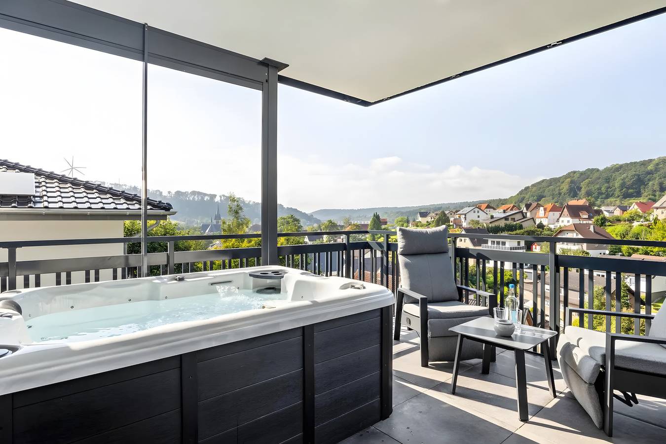 Ganze Wohnung, Ferienwohnung "Egge Resort 7C" mit Balkon, Whirpool und Sauna mit Viaduktblick in Altenbeken, Teutoburger Wald
