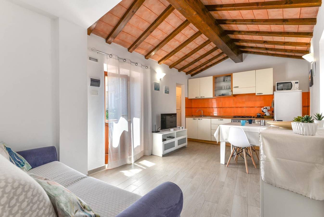 Apartment holiday home 'Casa Arancio' with Beautiful Mountain View & Wi-Fi in Campo nell'Elba, Elba