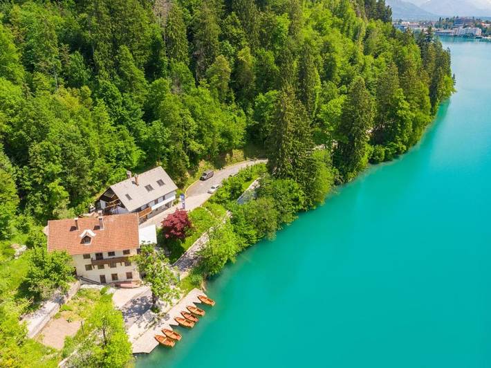 Apartament wakacyjny dla 6 osób, z Balkon i Taras oraz Ogród i Widok na jezioro w Jezioro Bled