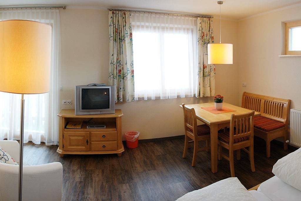 Ganze Ferienwohnung, Zf Ferienwohnung Pfiffareute in Raggal, Lechquellengebirge