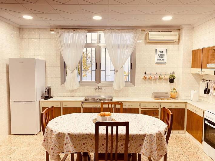 Casa rural para 12 personas, con jardín además de piscina y vistas, Se admiten mascotas en Ribera Alta (Valencia) - 2