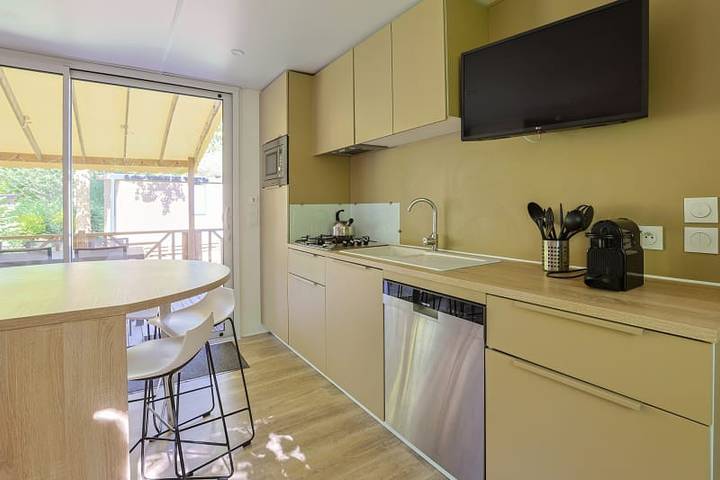 Caravane pour 6 personnes, avec balcon/terrasse et terrasse à Belvès - 4