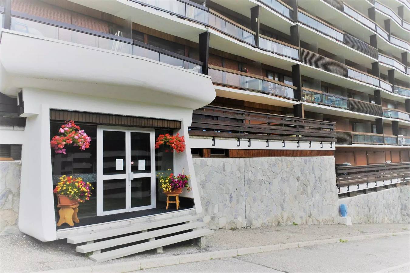 Studio entier, Studio 4 personnes à Tignes ski aux pieds et proche des commerces dans le quartier du Lac. Vue imprenable sur le Lac. in Tignes, Parc National de la Vanoise