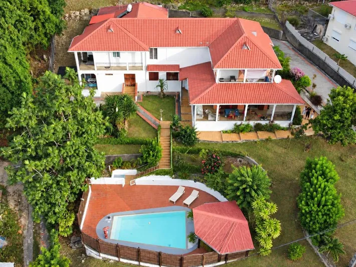 Maison d’hôte pour 2 personnes, avec jardin ainsi que balcon et piscine - 1