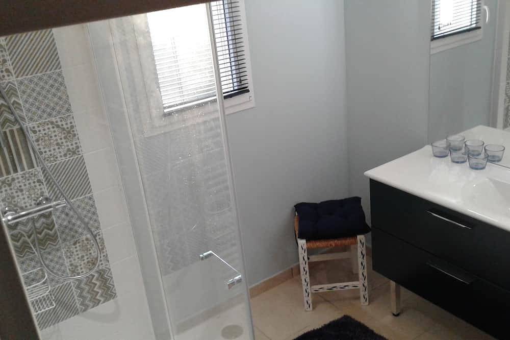 Detached house with access to private fishing pond in Maurens, Périgord Pourpre