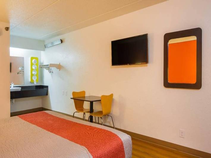 Ganze Wohnung, 1 Queensize-Bett | barrierefreie Dusche in Ukiah, California North Coast