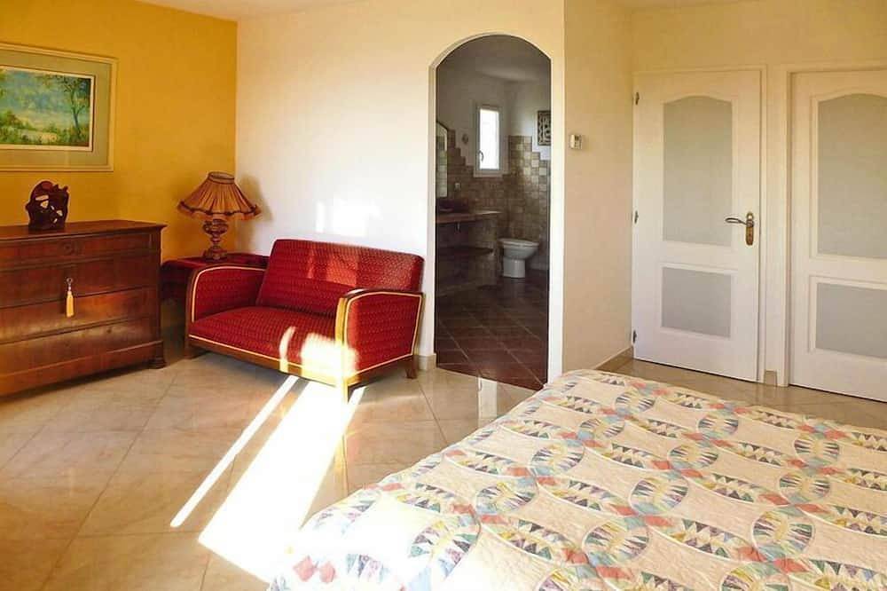 Premium villa with garden and pool, Lambesc in Lambesc, Aix-en-Provence region