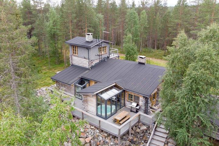 Villa pour 12 personnes, avec sauna et terrasse ainsi que piscine et vue - 1